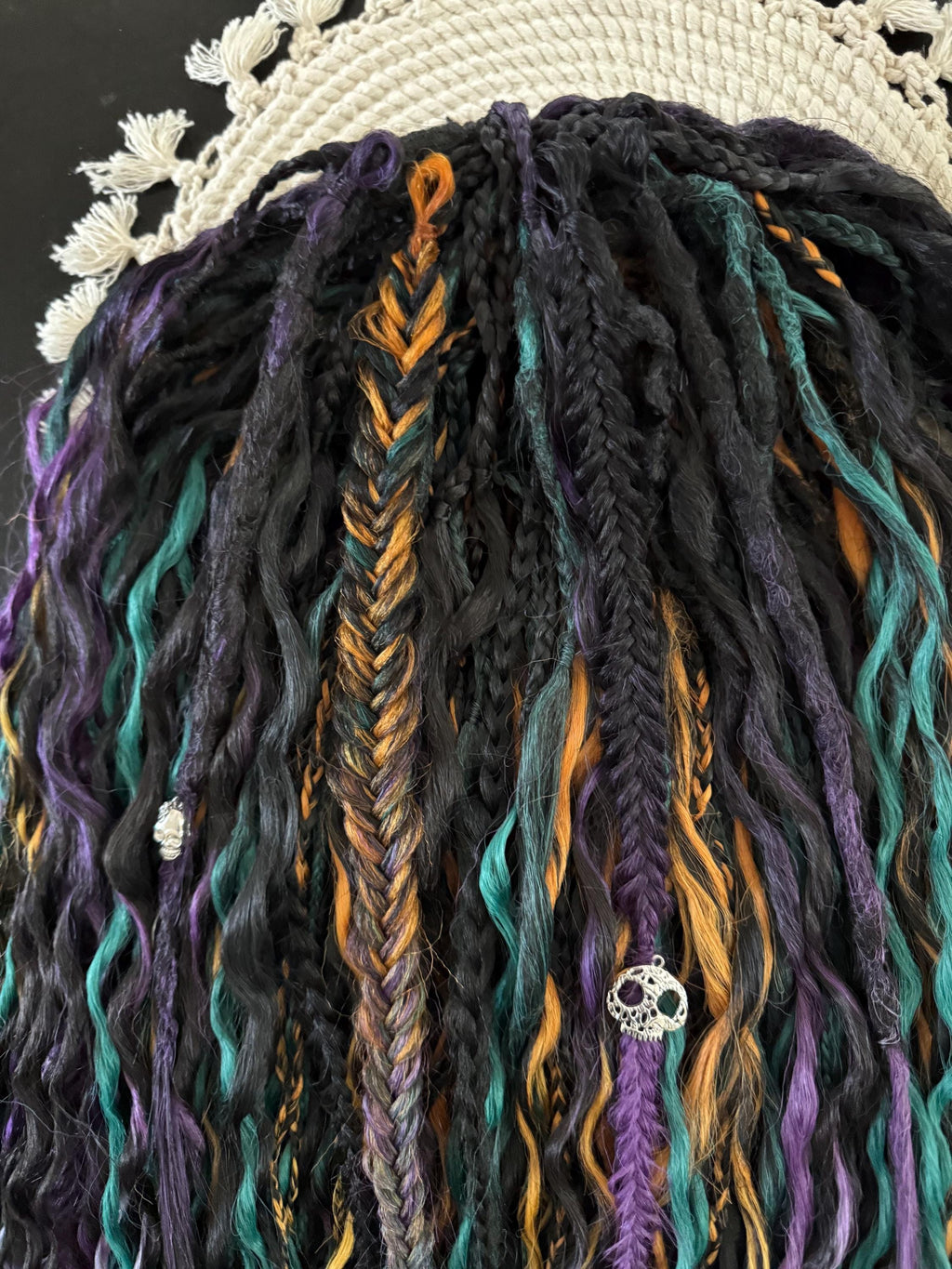 Spooky Vibe Double Ended Wavy Dreads | Skull Charm Dread Set